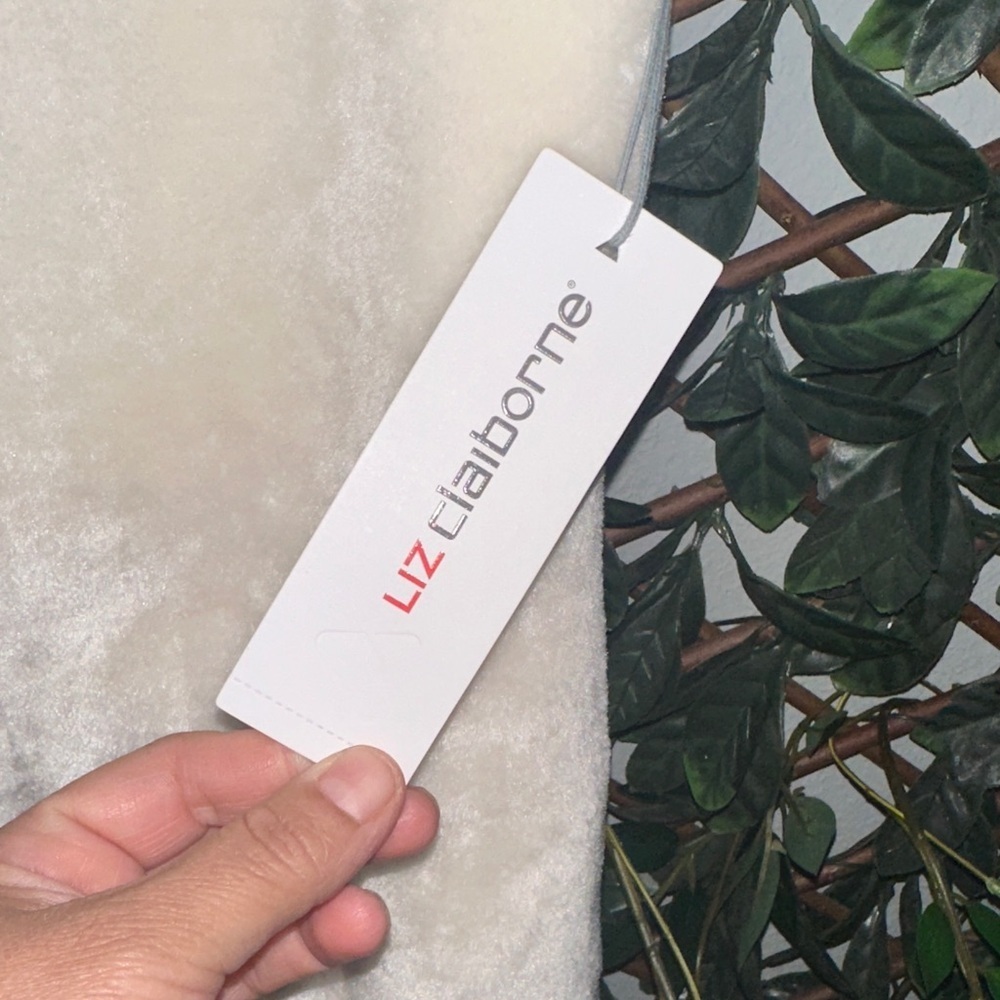 Liz Claiborne Cream Fleece Vest - Picture 6 of 7